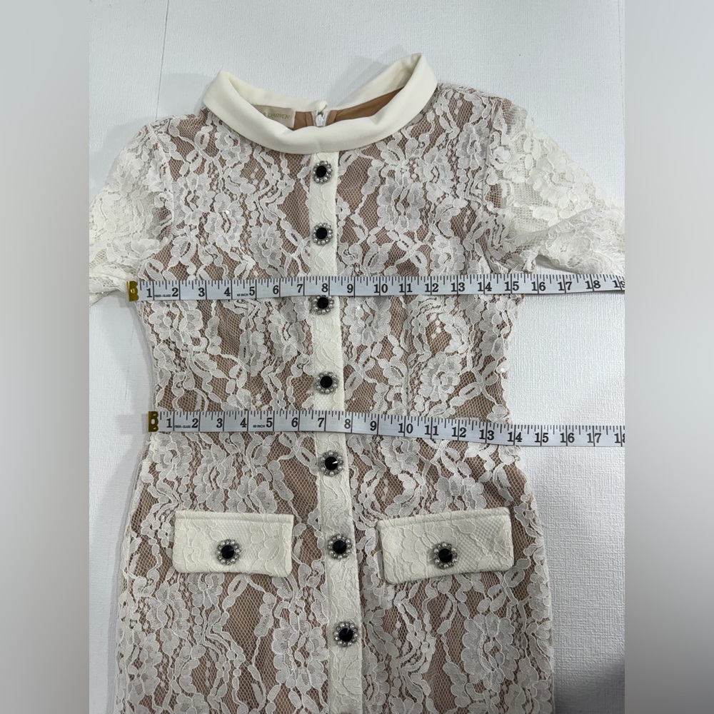 Elegant White Lace Midi Dress with Button Front - Picture 13 of 16
